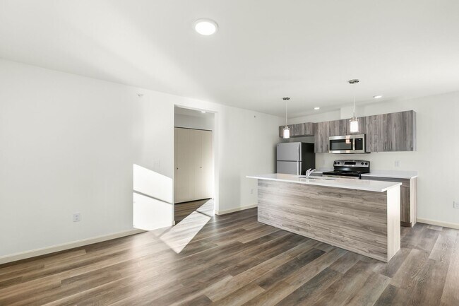 Building Photo - Oxbow Flats 1 Bedroom apartments - $500 off first 3 month's rent!