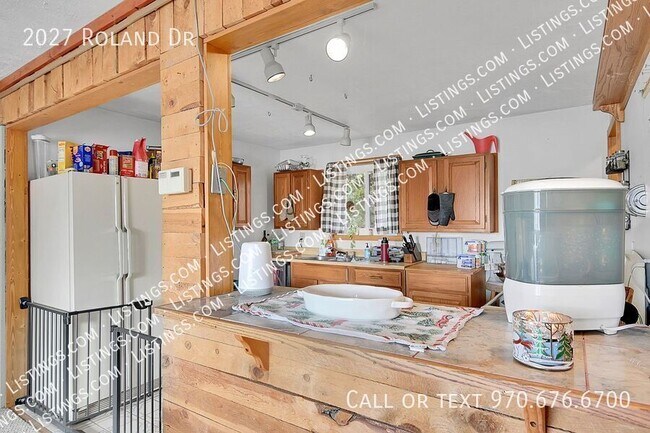 Building Photo - 2027 Roland Dr