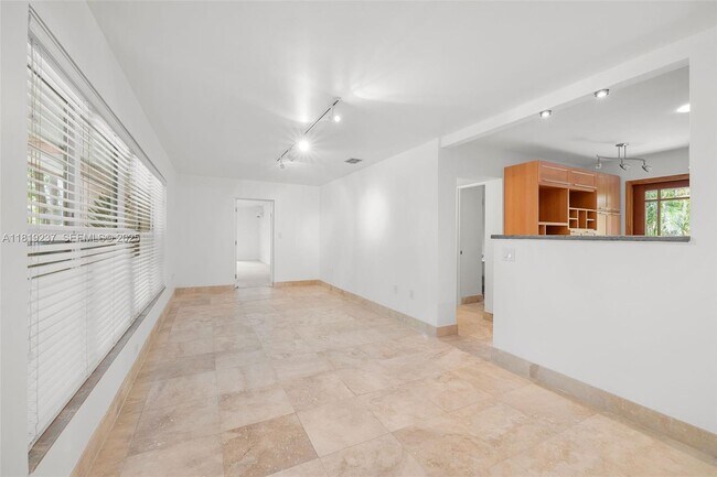 Building Photo - 564 Golden Beach Dr