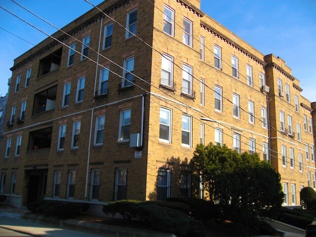Building Photo - 5 Vinal St