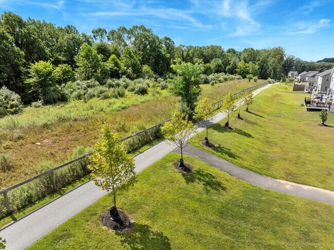 Building Photo - Beautiful 3B/2.5B Townhome in Downingtown ...