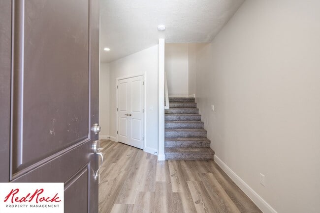 Building Photo - MOVE IN SPECIAL!!! $200 off first full mon...