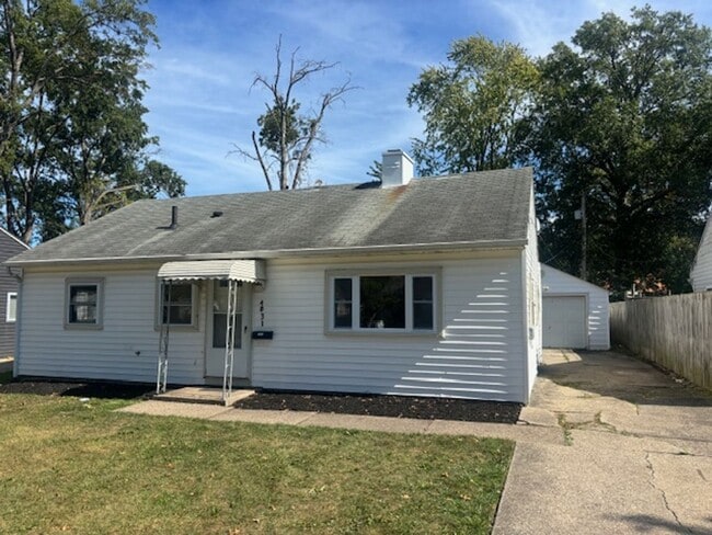 Building Photo - Check out this 3 Bedroom Ranch in Homewood...