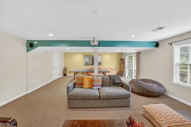 Building Photo - 97 Autumn Ln
