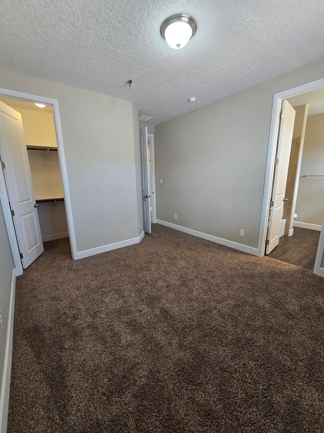 Building Photo - COMING SOON! Beautiful 4 bed, 3.5 bath in ...