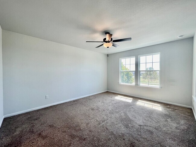 Building Photo - Newer Home in Up & Coming Neighborhood!