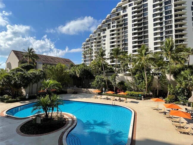 Building Photo - 540 Brickell Key Dr