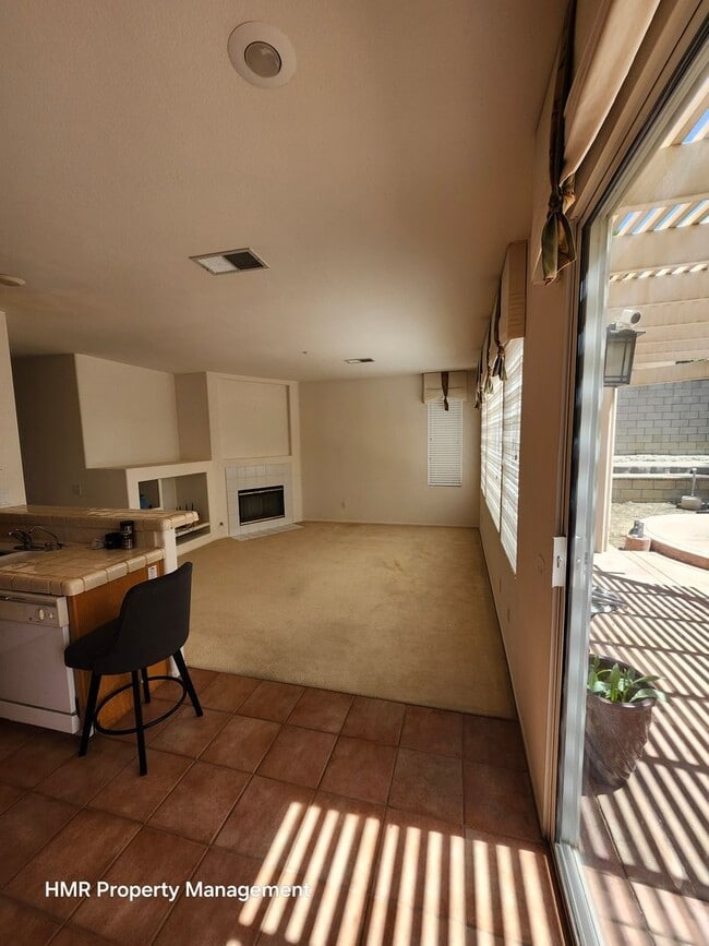 Building Photo - Beautiful two-story in Hunter's Ridge