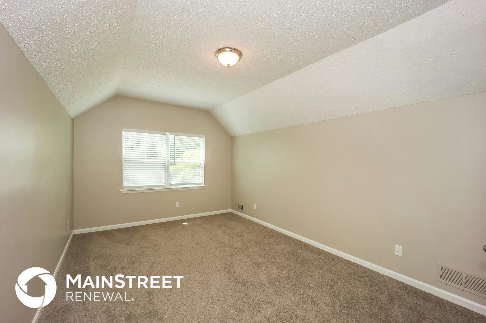 Building Photo - 7426 Dartmouth Ct