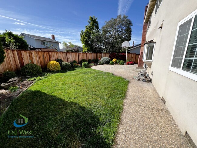 Building Photo - $4,695 - Beautiful 5 Bedroom 2.5 Bath Two ...