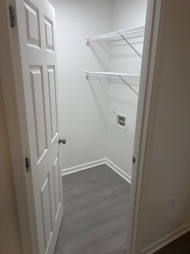 Building Photo - 50037 Kevin Dr