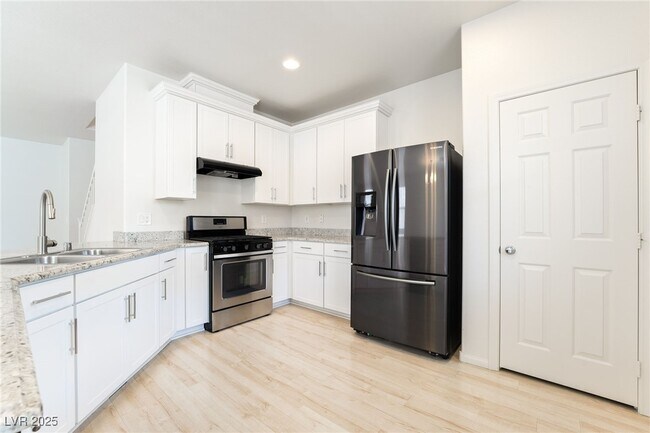 Building Photo - 9205 Keystone Ridge Ave
