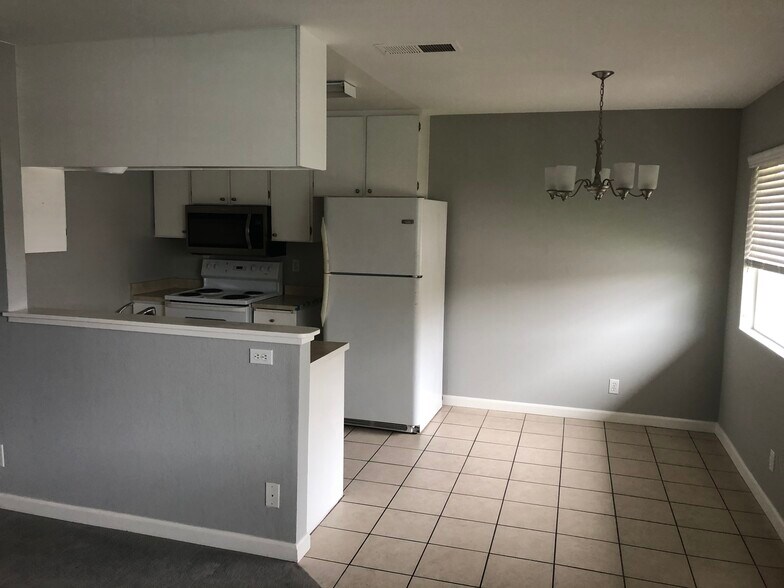 Building Photo - 2708 Wilson Ave