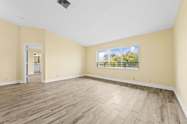 Building Photo - 2983 NW 92nd Ave