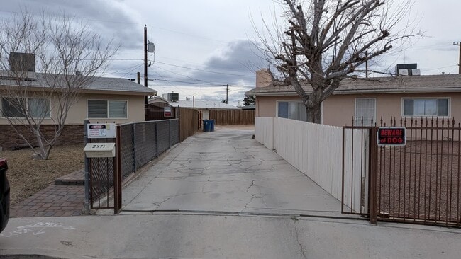 Building Photo - 2971 Swandale Ct