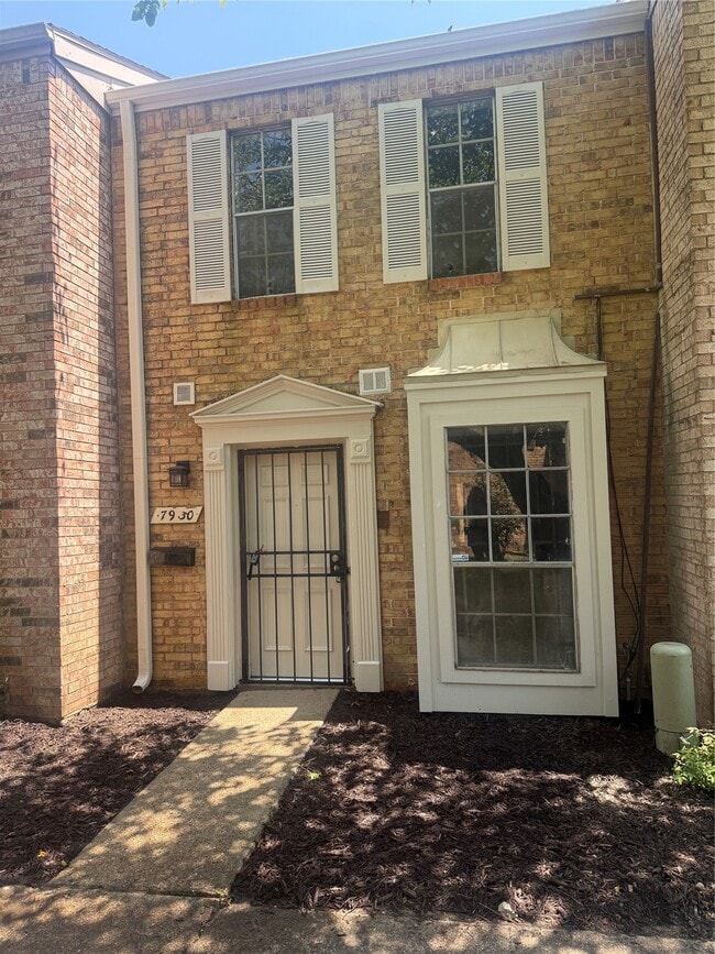 Building Photo - 7930 Grove Ridge Dr
