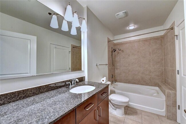 Building Photo - 44 Peachtree Pl NE