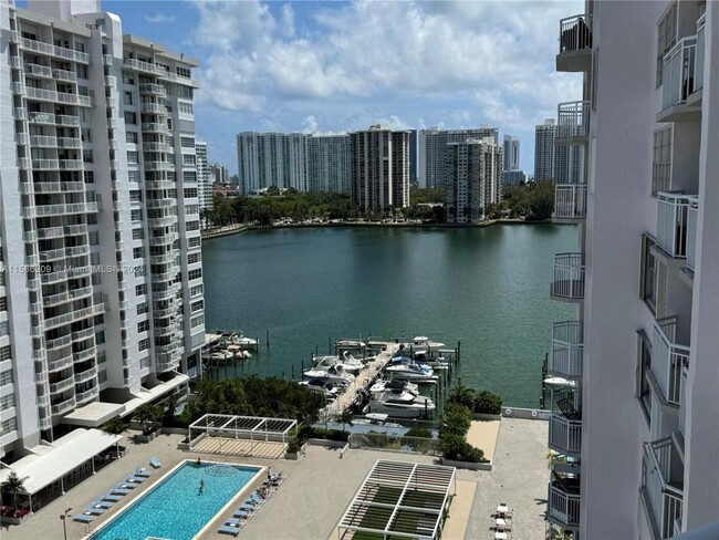 Building Photo - 2 bedroom in Aventura FL 33160