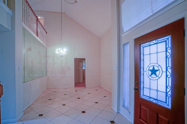 Building Photo - 5602 Whisper Ridge Dr