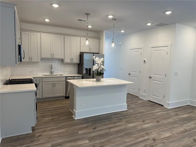 Building Photo - 1716 Gunnin Trce NW