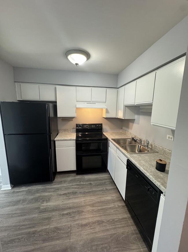 Kitchen - 17984 Amherst Ct