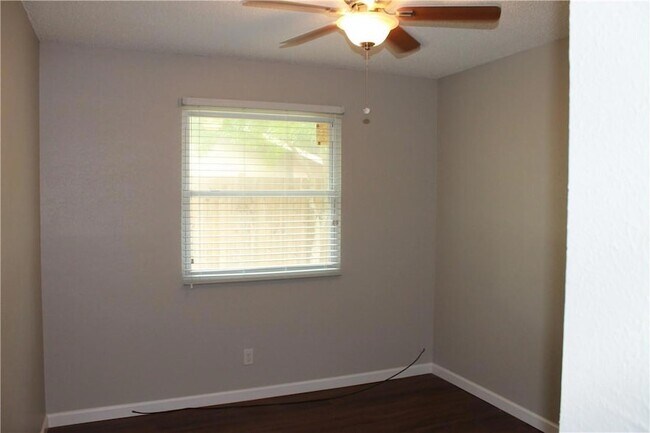 Building Photo - 6806 Lunar Dr