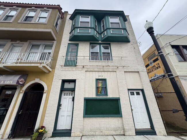 Building Photo - 2312 Arctic Ave
