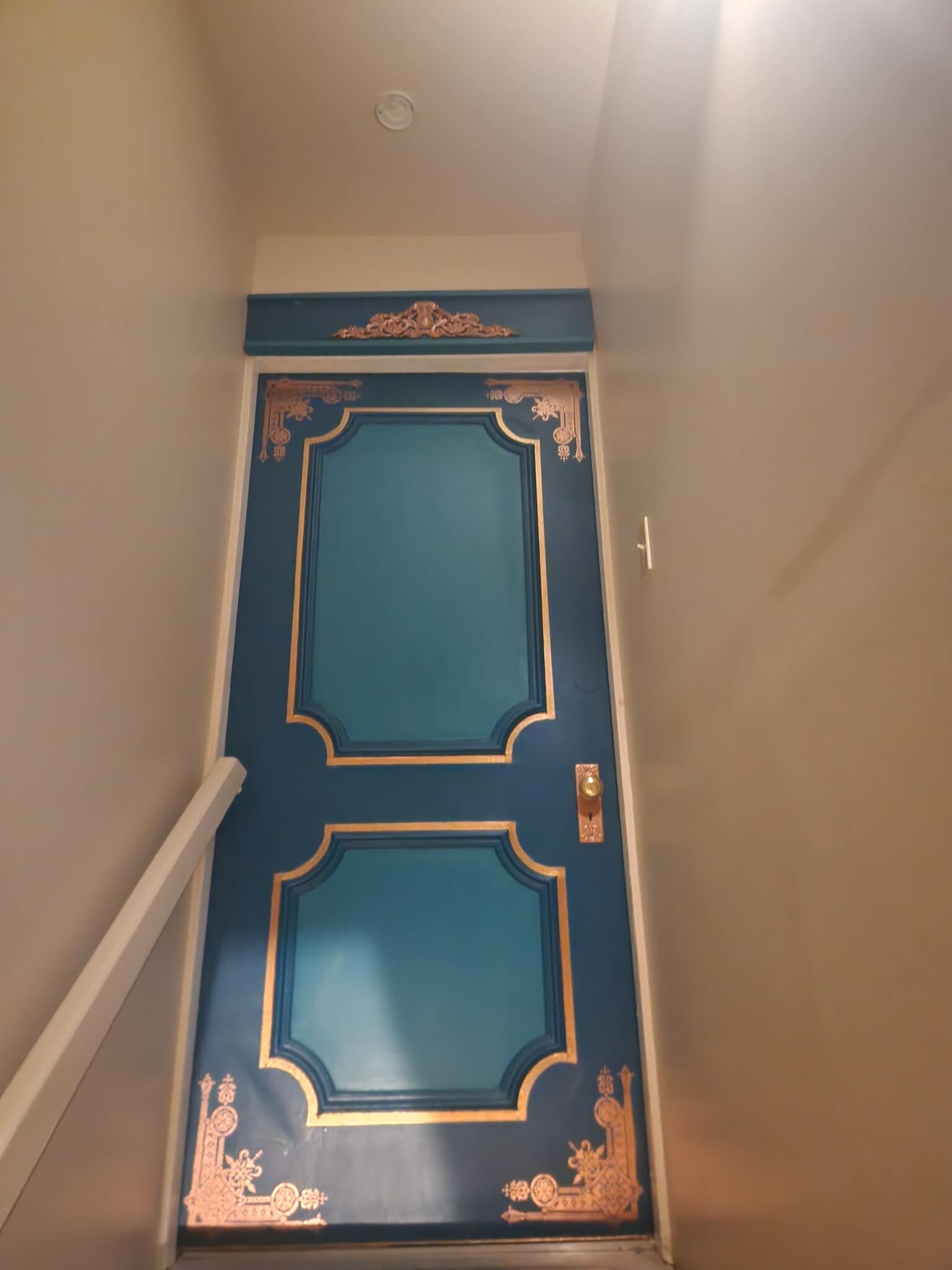 Back door apartment entrance - 111 Verbeke St