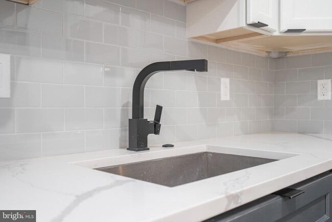 Building Photo - 435 N 35th St