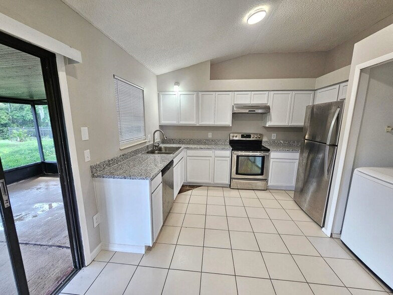 Building Photo - 10148 Pink Carnation Ct