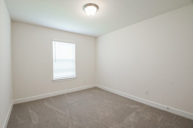 Building Photo - 11416 Lucky Fls Dr