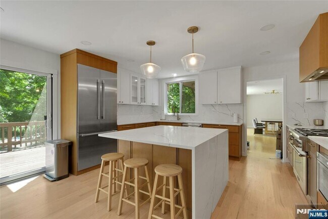 Building Photo - 45 Parker Pl