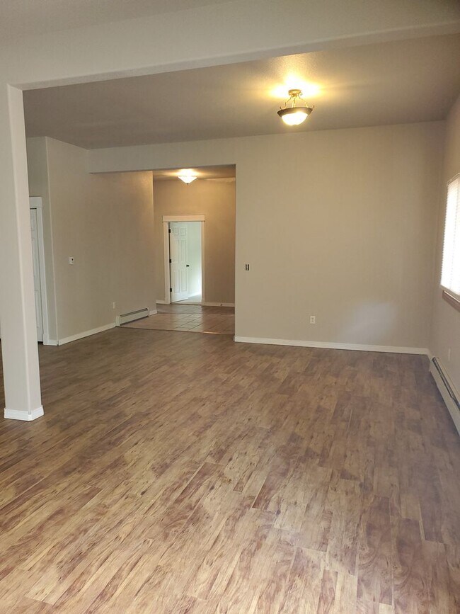 Building Photo - 2012 Remington St