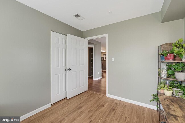 Building Photo - 8091 Lacy Dr