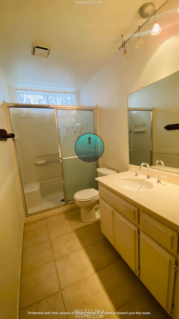 Building Photo - 4 bedroom Home w/ Bonus Room. Includes Access to Sunnymead Ranch!