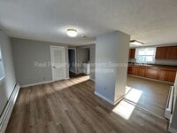 Building Photo - 11 Glen St