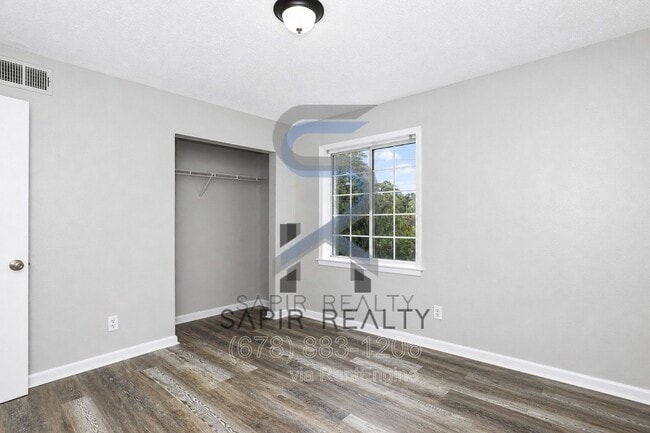 Building Photo - 2045 Alison Ct SW
