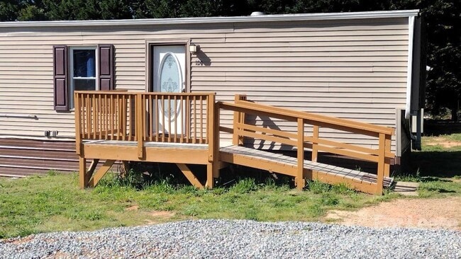 Building Photo - 124 Cove View Dr