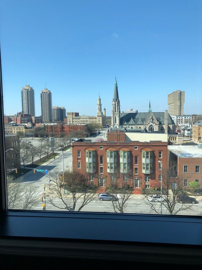 Downtown views - 225 N New Jersey St