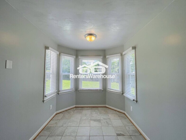 Building Photo - 1305 Kasba Ct