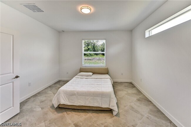 Building Photo - 20545 Hazelnut Ct