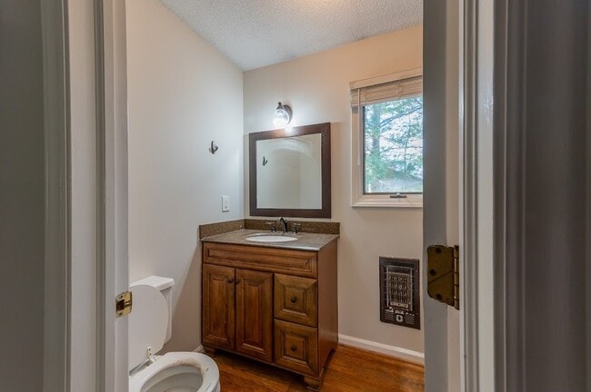 Building Photo - 112 Wickham Square