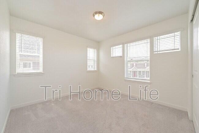 Building Photo - 17676 Olive St