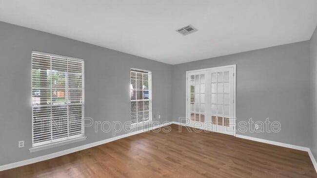 Building Photo - 1103 Glade St
