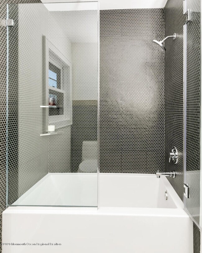 Building Photo - 23 Lincoln Ave