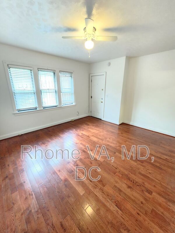 Building Photo - 515 Franklin St NE