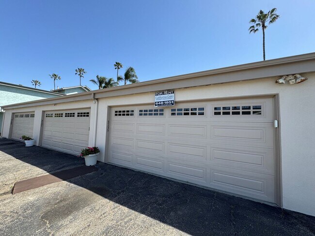 Building Photo - Spacious Ventura Keys Condo- Enjoy The Marina Life!