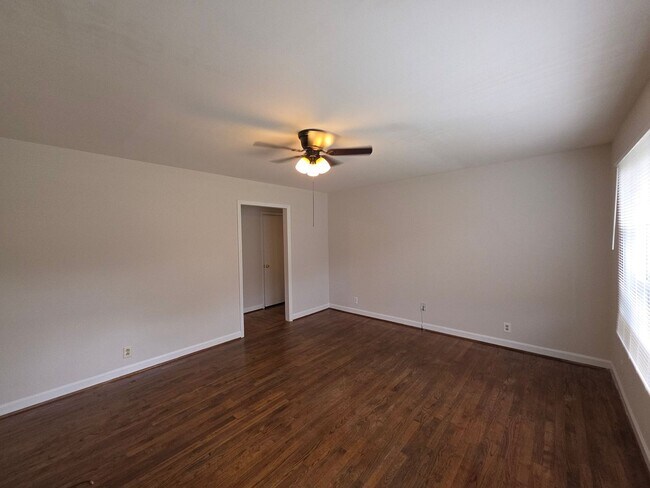 Building Photo - BH-beal3721
