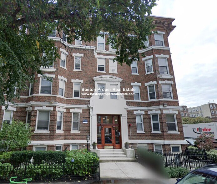 Building Photo - 107 Queensberry St