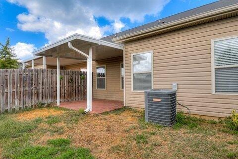 Building Photo - 929 Erika Ln